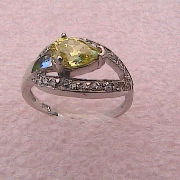 14k White Gold Filled Peridot Ring (#71) - Picture 4 of 8